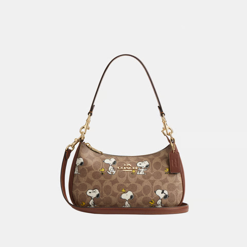 Teri Shoulder Bag in Signature Canvas with Snoopy Print