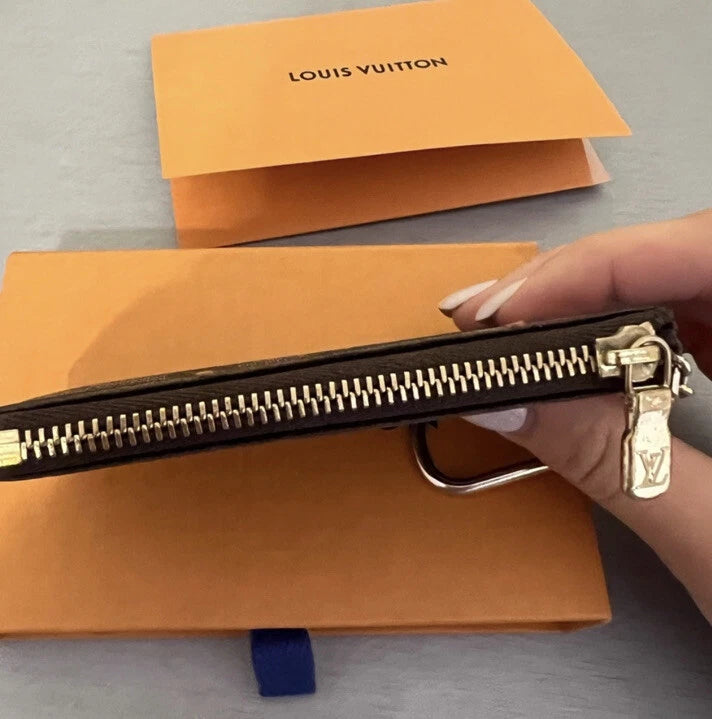 Louis Vuitton Key Pouch M62650