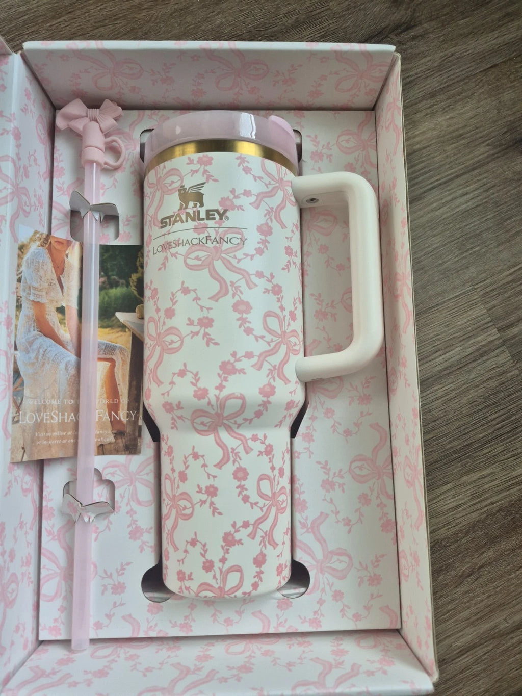 Love Shack Fancy 40 oz Tumbler – pink bow and pink flower