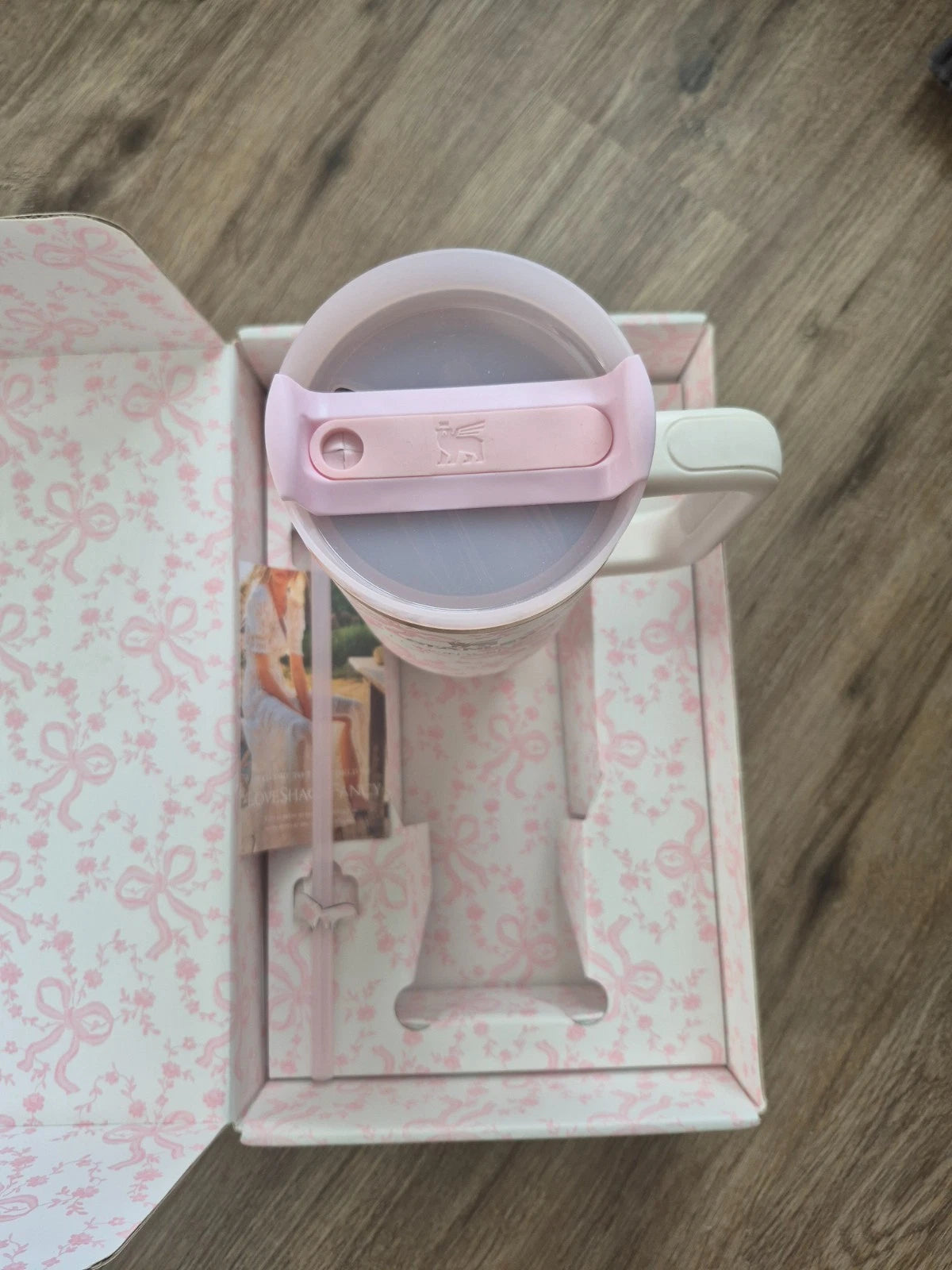 Love Shack Fancy 40 oz Tumbler – pink bow and pink flower