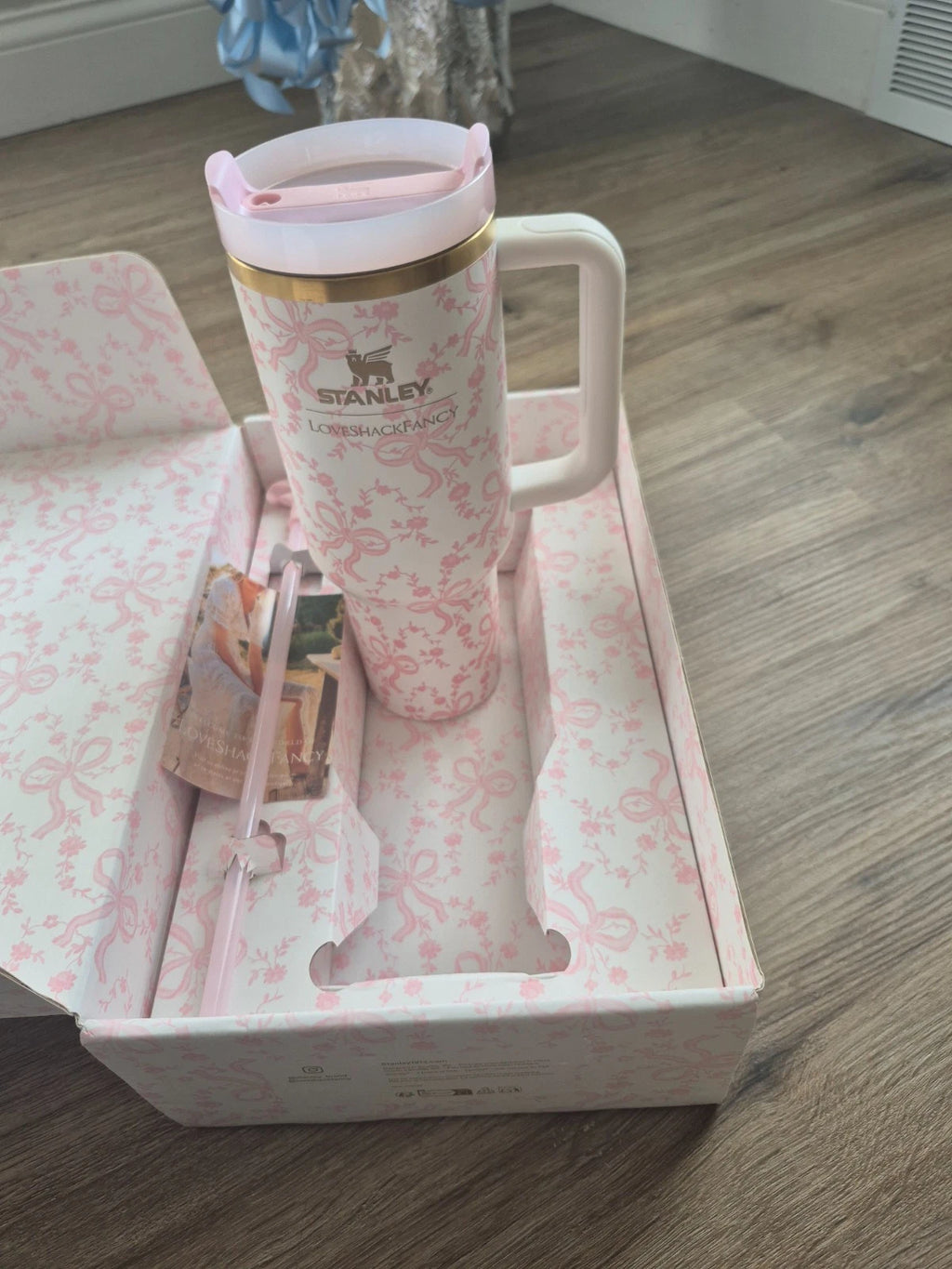 Love Shack Fancy 40 oz Tumbler – pink bow and pink flower